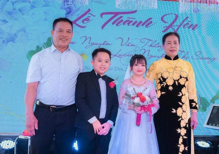 Vợ chồng anh Thắng, chị Sương tổ chức lễ cưới ở Nghệ An.