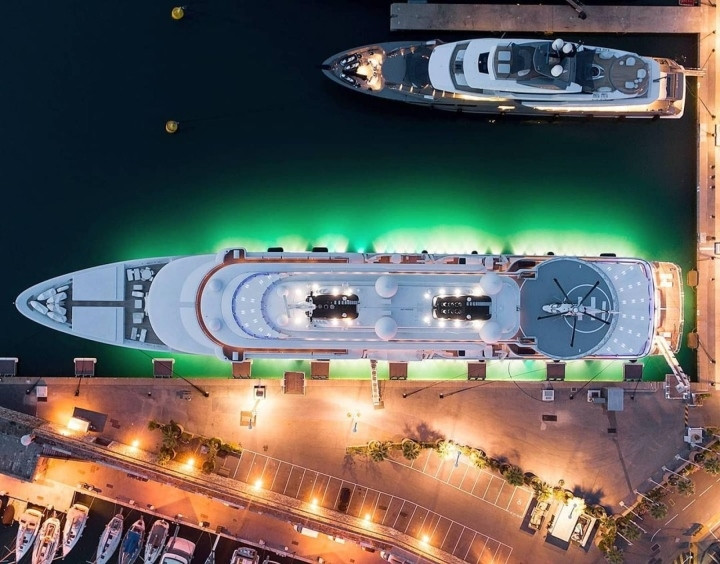 Siêu du thuyền lớn hơn cả sân vận động World Cup của Hoàng gia Qatar - 6