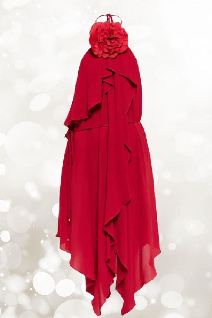  Một chiếc đầm màu đỏ hoàn hảo cho đêm tiệc cuối năm. 