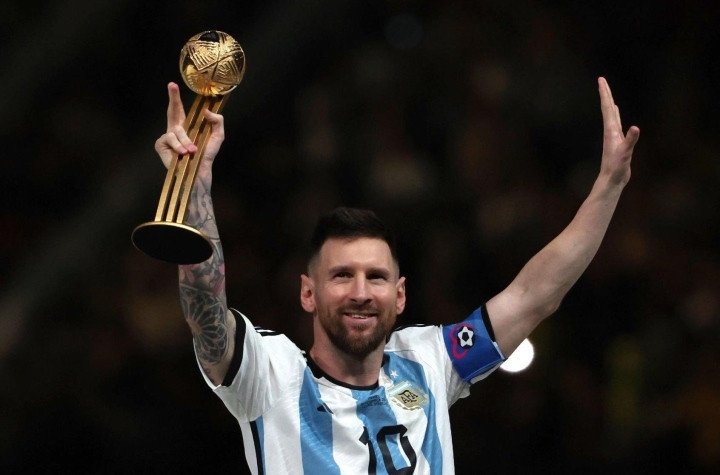 Báo Anh bầu Messi xuất sắc nhất thế giới, vượt xa Ronaldo - 1