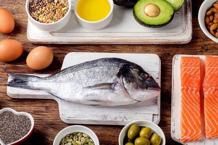 Các loại cá béo là những thực phẩm hàng đầu cho làn da nhờ hàm lượng cao axit béo omega-3 có trong nó.
