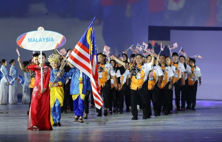 SEA Games 31 begins with vivid, colourful opening ceremony hinh anh 10