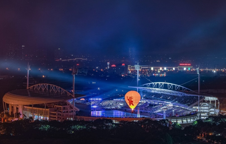 SEA Games 31 begins with vivid, colourful opening ceremony hinh anh 15
