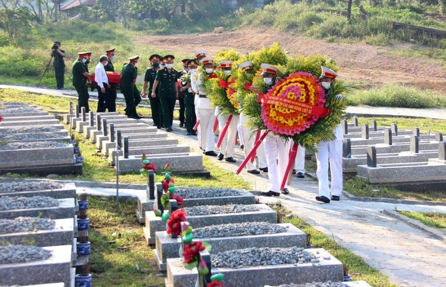 War Invalids and Martyrs Day honoured on 75th anniversary hinh anh 2