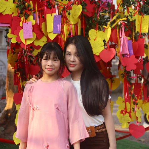 Người trẻ du xuân