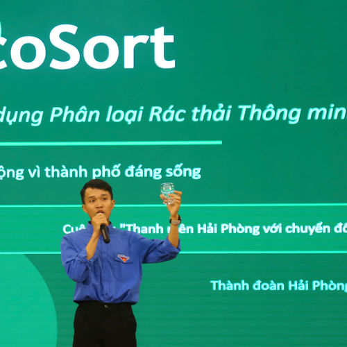 Khi người trẻ dùng AI để giải bài toán rác thải