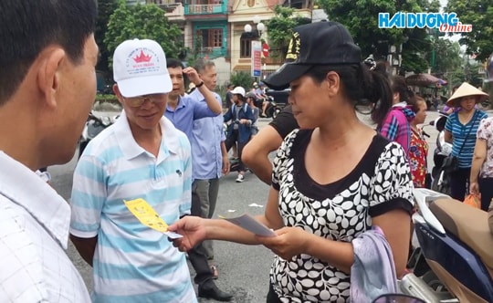 “Phe vé” công khai hoạt động tại Giải VTV Cup