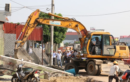 Ra quân bảo đảm an ninh trật tự thi công quốc lộ 10
