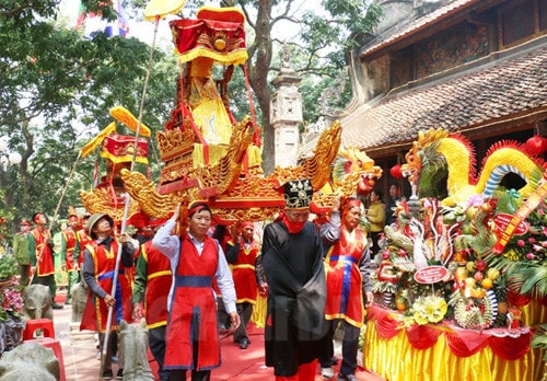 Khai hội truyền thống đền Cao 