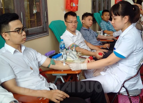 Mít tinh hưởng ứng Ngày toàn dân hiến máu tình nguyện 
