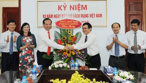 Đồng chí Bí thư Tỉnh ủy chúc mừng Báo Hải Dương, Đài Phát thanh-Truyền hình tỉnh