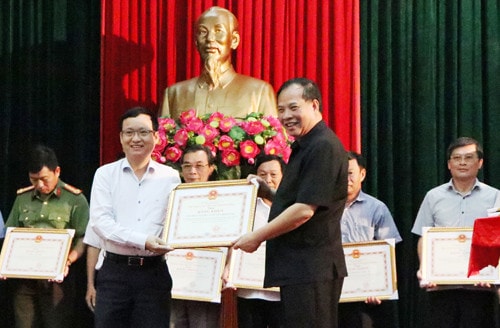 Tiếp tục xây dựng khu vực phòng thủ tỉnh vững chắc, toàn diện
