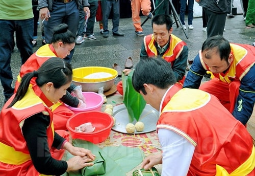 Đặc sắc Hội thi bánh chưng, bánh dày