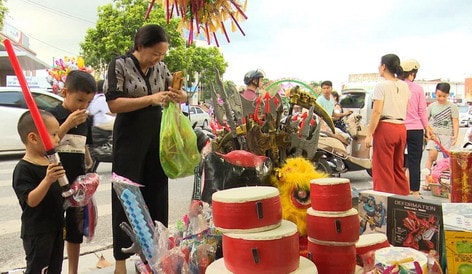 Đồ chơi Trung thu Việt Nam lép vế trên sân nhà