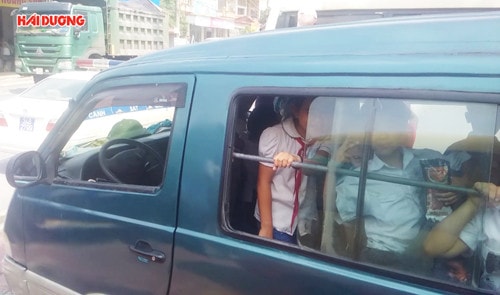 Dùng ô tô hết niên hạn sử dụng đưa đón học sinh