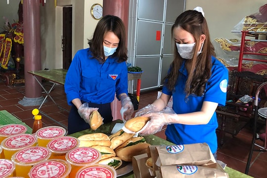Những chiếc bánh mì nghĩa tình