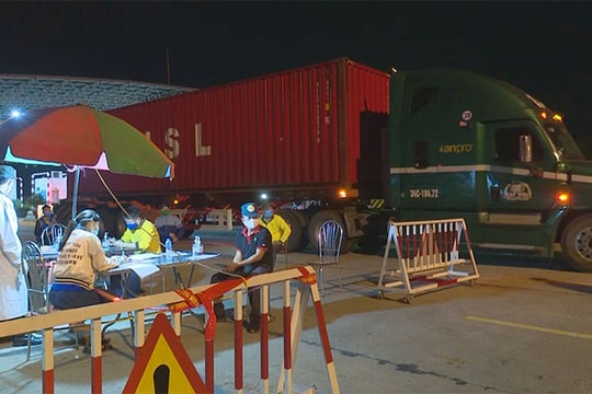 Bảo đảm lưu thông xe chở nông sản lên đường cao tốc
