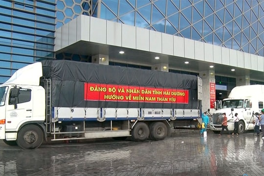 Đoàn xe chở nặng nghĩa tình
