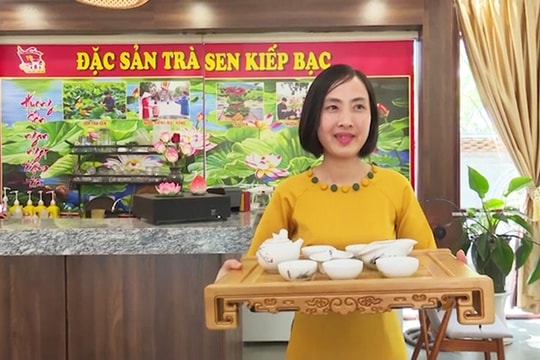 Về Kiếp Bạc thưởng thức trà sen