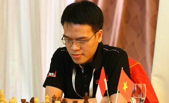 Lê Quang Liêm thắng sốc "vua cờ" Magnus Carlsen sau 4 ván căng thẳng