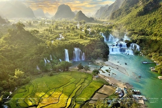 [Photos] Ban Gioc among world’s top amazing waterfalls