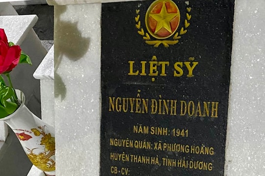 Tấm bia liệt sĩ chống Mỹ ở nghĩa trang Vị Xuyên