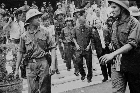 Đại thắng mùa xuân 1975 trong con mắt người nước ngoài