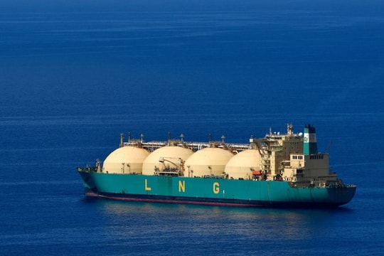 Các trạm vận hành LNG ở châu Âu hoạt động hết công suất trước sức ép từ Nga