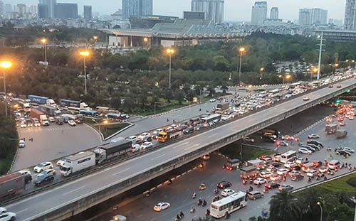 Xe cá nhân và “đặc sản” tắc đường