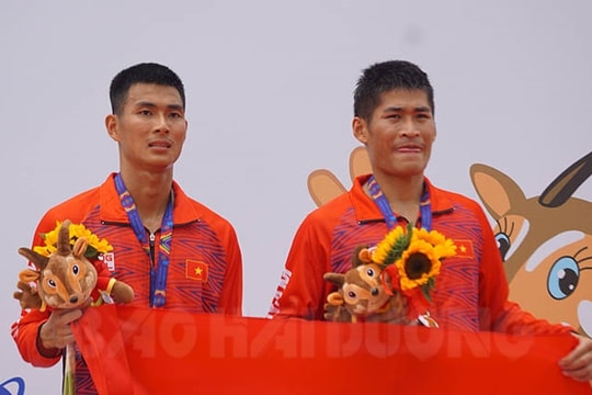 Two Hai Duong rowers win bronze