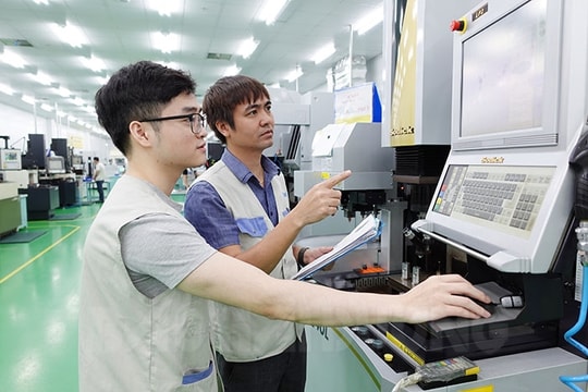 Công nhân thi đua lao động giỏi, lao động sáng tạo