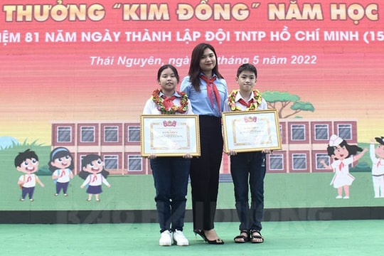 2 Chỉ huy Đội ở Hải Dương nhận giải thưởng Kim Đồng 