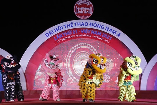 [Video] Đông đảo nhân dân hào hứng với những màn múa lân sư rồng
