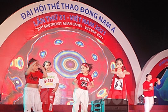 [Video] Hơn 100 ca sĩ, vũ công tham gia giải hip hop, dancesport các câu lạc bộ tỉnh Hải Dương
