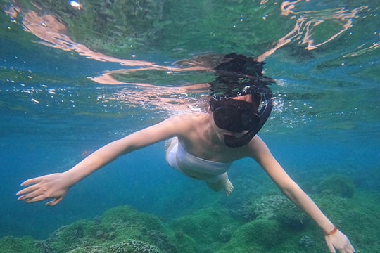 Chèo SUP, lặn biển ngắm san hô ở đảo Phú Quý