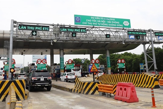 Electronic toll collection applied along entire Ha Noi - Hai Phong expressway