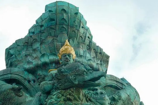 Chiêm ngưỡng bức tượng khổng lồ xây gần 3 thập kỷ mới hoàn thành