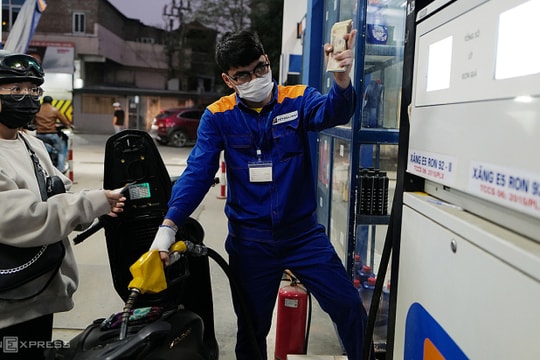 Petrolimex tăng nhập khẩu xăng dầu để đảm bảo nguồn cung thị trường