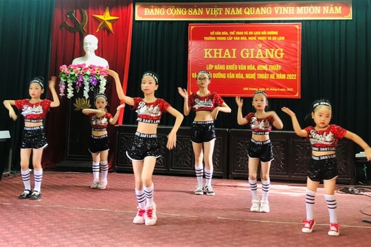 Gần 170 học sinh theo học lớp năng khiếu văn hóa, nghệ thuật hè năm 2022
