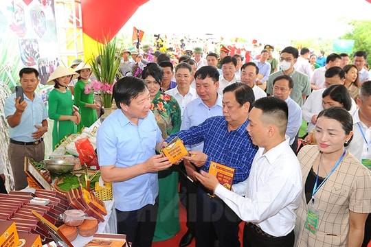 First Tu Ky Organic Rice – Ragworm Festival held