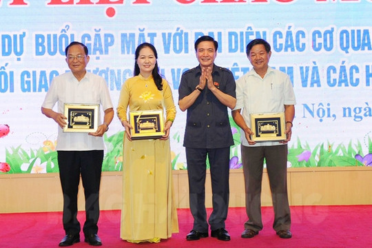 Hiệp hội Doanh nghiệp tỉnh gặp gỡ các cơ quan của Quốc hội