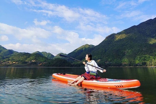 "Hồ nước trên mây" cao nhất Đông Dương, đẹp như thiên đường 
