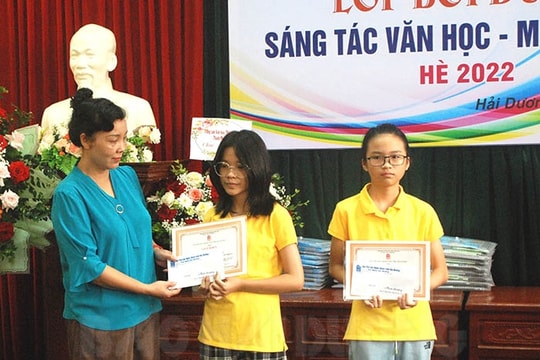 28 học sinh tham gia lớp bồi dưỡng năng khiếu văn học, mỹ thuật trẻ hè 2022