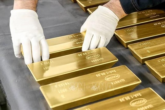 Ủy ban Châu Âu đề xuất cấm nhập khẩu vàng của Nga