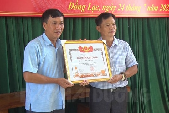 Trao bằng Tổ quốc ghi công cho gia đình liệt sĩ Đào Bá Thụ