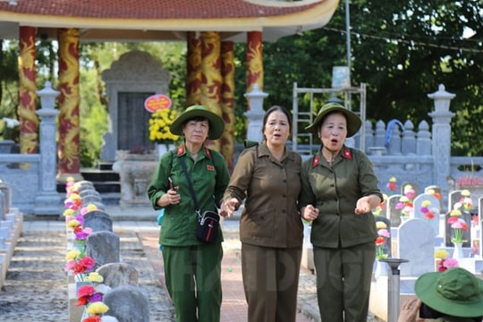 Tháng bảy Trường Sơn 