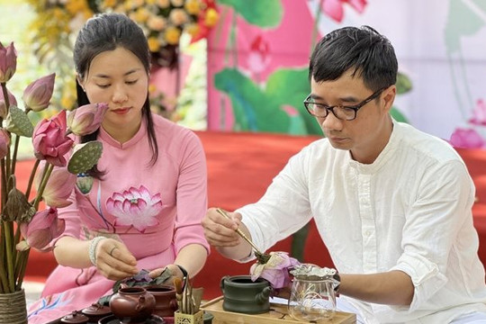 Đặc sắc Tuần văn hóa trà sen Kiếp Bạc