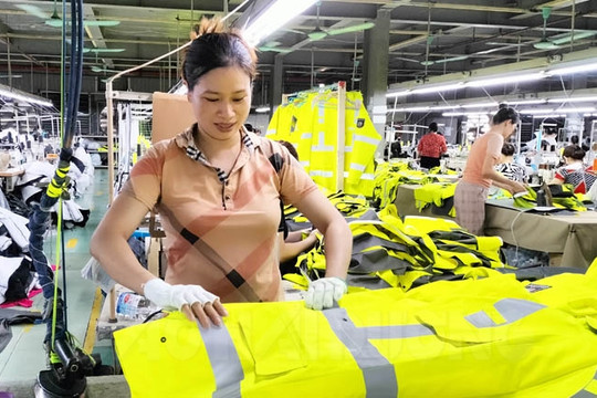 Khẩn trương giải ngân hỗ trợ tiền thuê nhà cho người lao động 