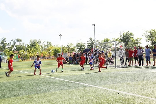 Thượng Quận vô địch Giải bóng đá U10 thị xã Kinh Môn 