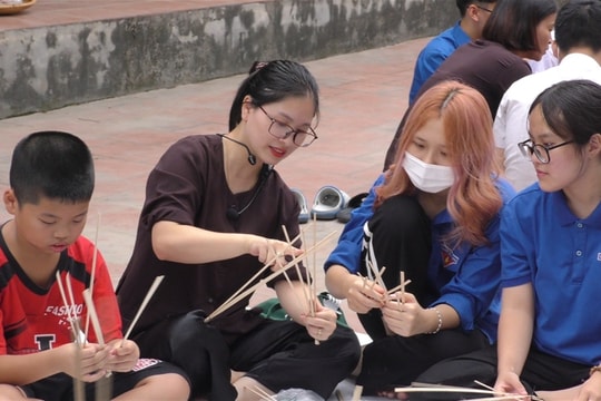 Mới lạ trải nghiệm làm đèn ông sao